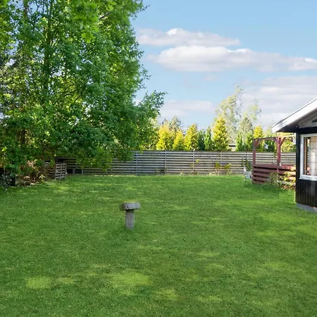 Holiday home Stunning In Vaeggerlose With Kitchen *